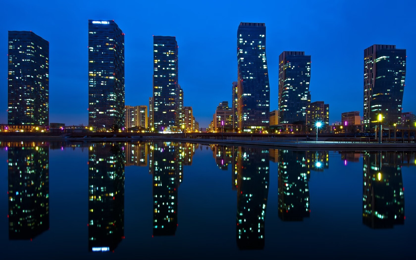 罗马尼亚队赛制分析：如何通过战术调整增强团队整体竞争力，罗马尼亚已组联赛